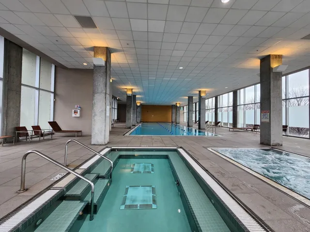 $3,200 | 9655 Woods Drive, Unit 512, Skokie, IL 60077