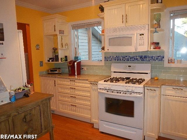 5275 Pointe Tremble Road Algonac, MI 48001 - Photo 26 of 42 31303602-25.JPG
