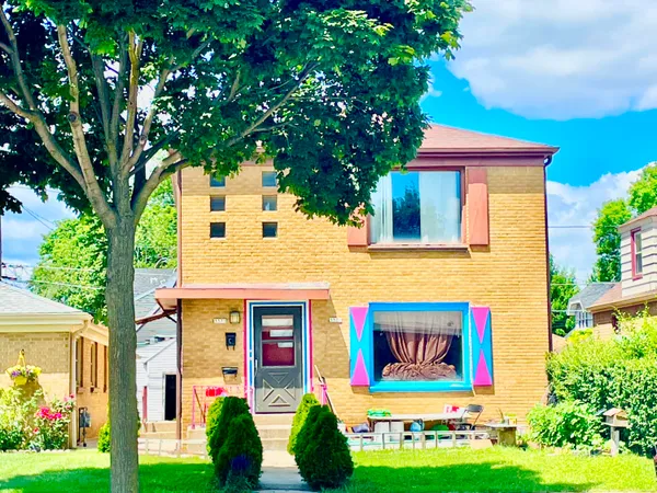 $389,900 | 3371 South 16th Street, Milwaukee, WI 53215