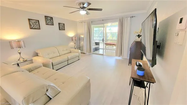 $1,600 | 300 Valley Stream Drive, Unit A7, Naples, FL 34113