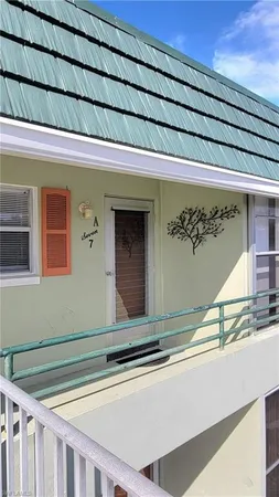 $1,600 | 300 Valley Stream Drive, Unit A7, Naples, FL 34113