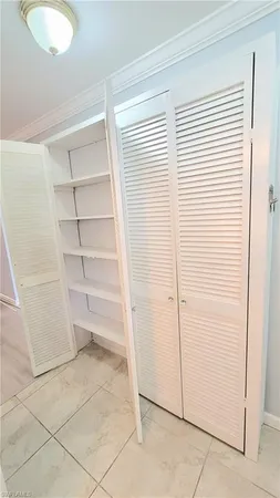 $1,600 | 300 Valley Stream Drive, Unit A7, Naples, FL 34113