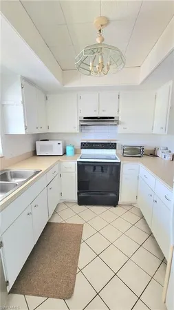 $1,600 | 300 Valley Stream Drive, Unit A7, Naples, FL 34113