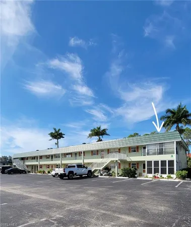 $1,600 | 300 Valley Stream Drive, Unit A7, Naples, FL 34113