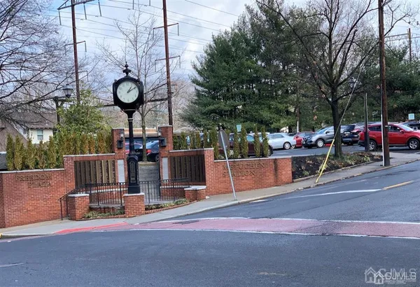 $1,995 | 203 Woodbridge Avenue, Unit 1, Metuchen, NJ 08840