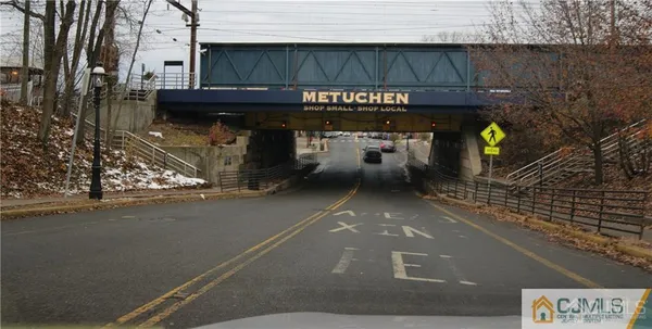 $1,995 | 203 Woodbridge Avenue, Unit 1, Metuchen, NJ 08840