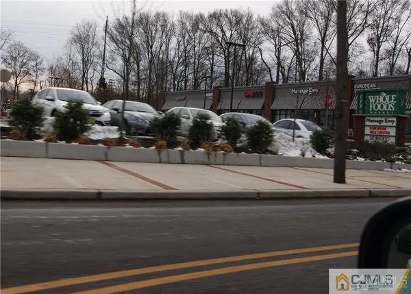 $1,995 | 203 Woodbridge Avenue, Unit 1, Metuchen, NJ 08840