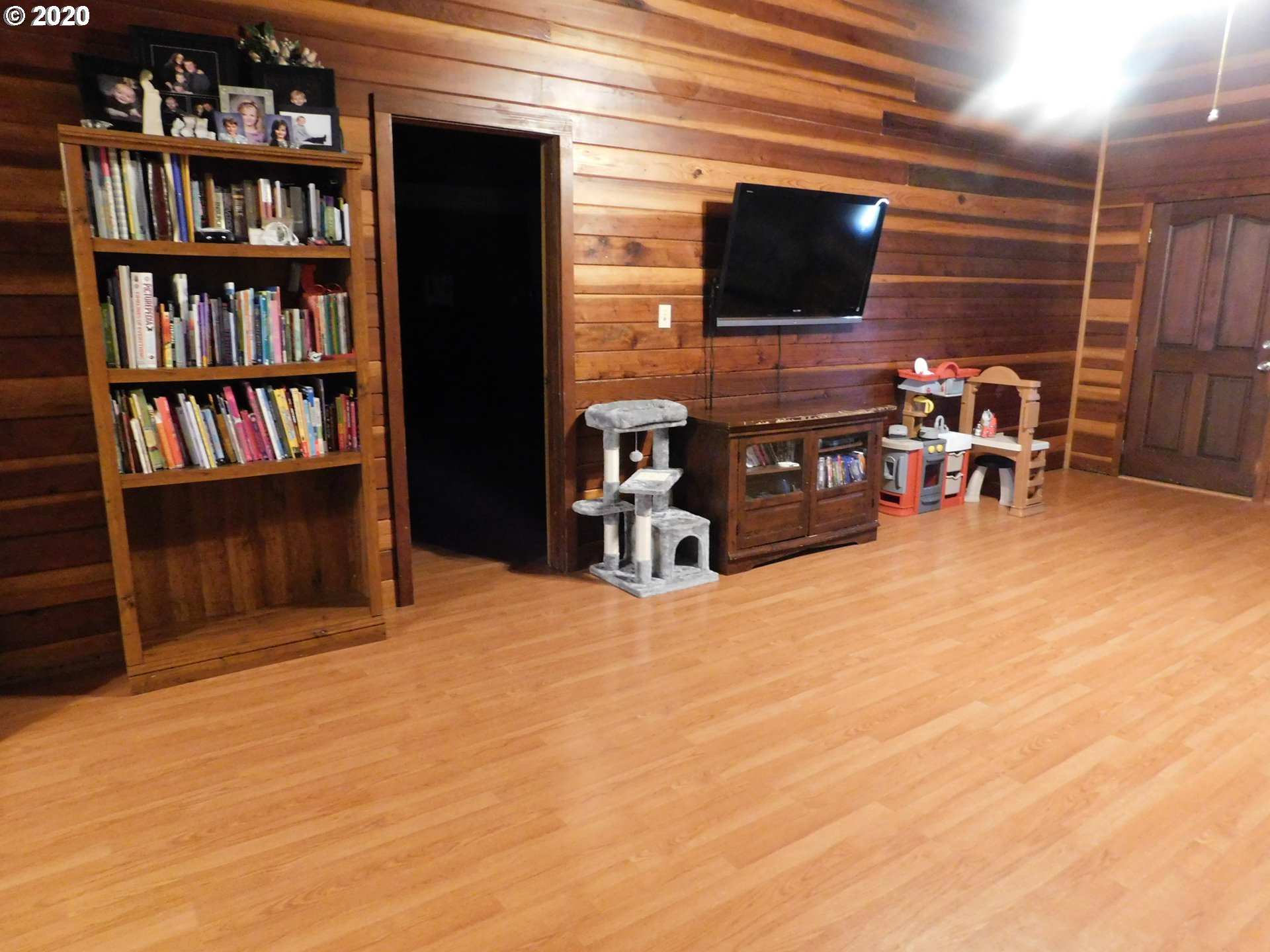 912 Bender Street Myrtle Point, OR 97458 - Photo 5 of 27 Gallery Image 5