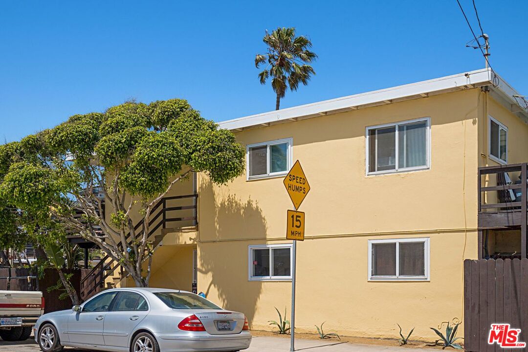 100 Sunridge Street Playa del Rey, CA 90293 - Photo 18 of 46 Gallery Image 18