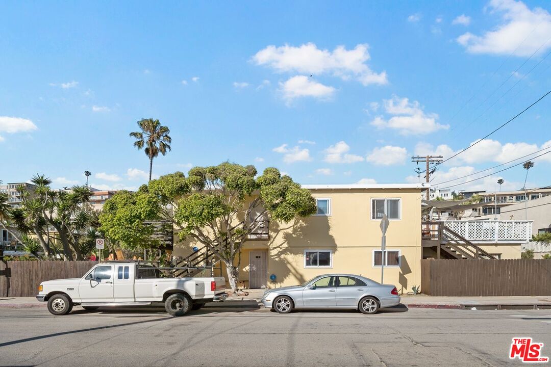 100 Sunridge Street Playa del Rey, CA 90293 - Photo 21 of 46 Gallery Image 21