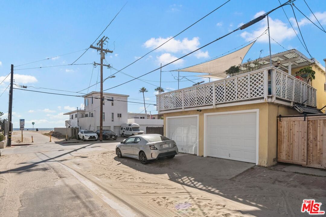 100 Sunridge Street Playa del Rey, CA 90293 - Photo 23 of 46 Gallery Image 23