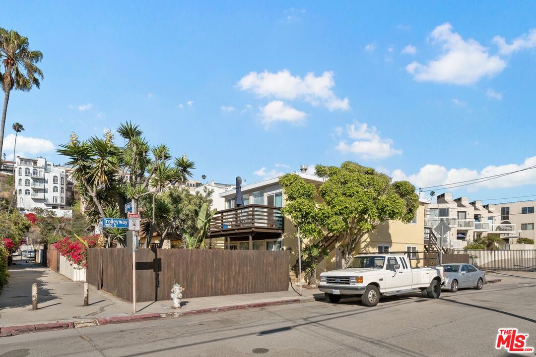 100 Sunridge Street Playa del Rey, CA 90293 - Photo 24 of 46 Gallery Image 24