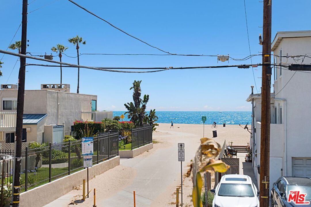100 Sunridge Street Playa del Rey, CA 90293 - Photo 25 of 46 Gallery Image 25