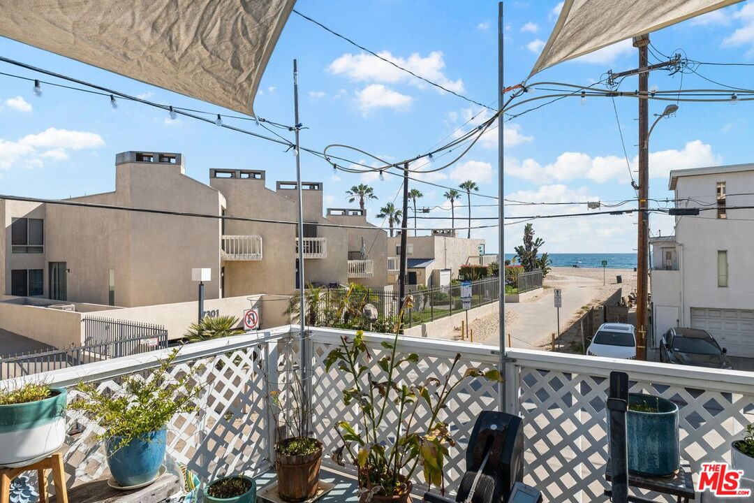 100 Sunridge Street Playa del Rey, CA 90293 - Photo 27 of 46 Gallery Image 27