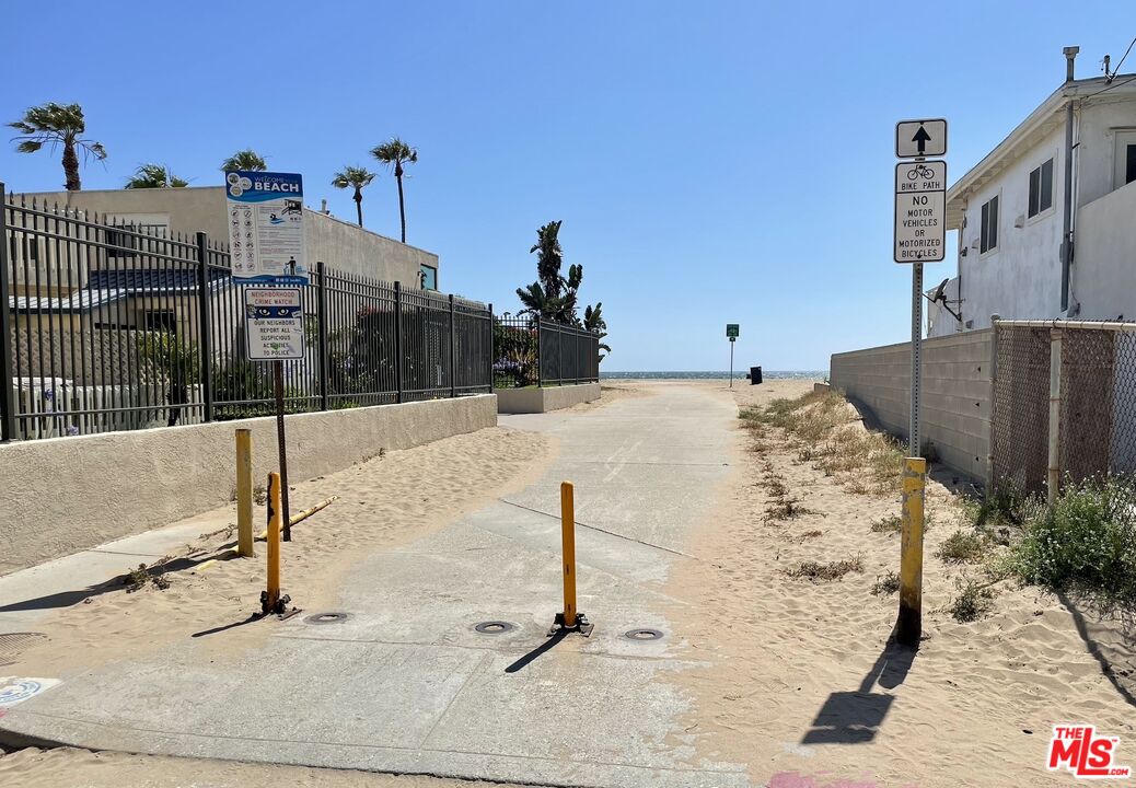 100 Sunridge Street Playa del Rey, CA 90293 - Photo 30 of 46 Gallery Image 30