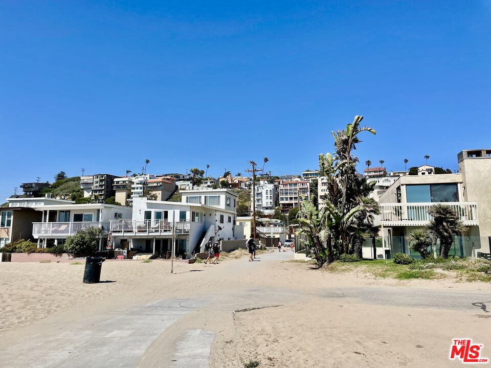 100 Sunridge Street Playa del Rey, CA 90293 - Photo 32 of 46 Gallery Image 32