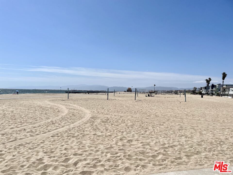 100 Sunridge Street Playa del Rey, CA 90293 - Photo 36 of 46 Gallery Image 36