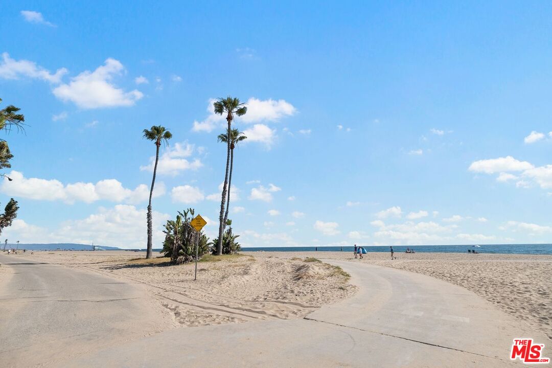 100 Sunridge Street Playa del Rey, CA 90293 - Photo 37 of 46 Gallery Image 37