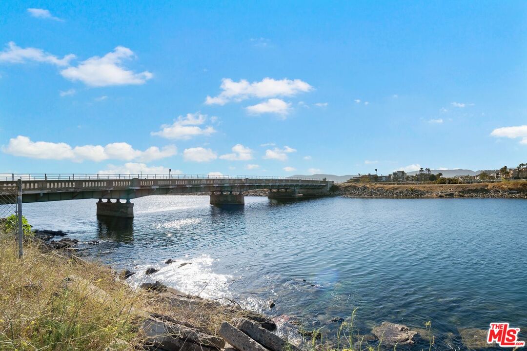100 Sunridge Street Playa del Rey, CA 90293 - Photo 45 of 46 Gallery Image 45