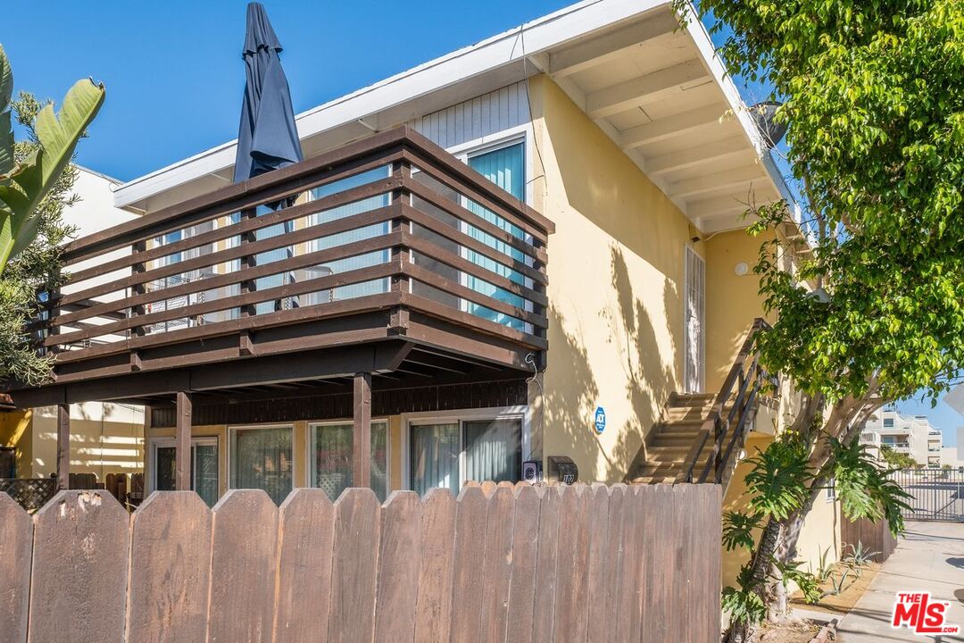 100 Sunridge Street Playa del Rey, CA 90293 - Photo 9 of 46 Gallery Image 9