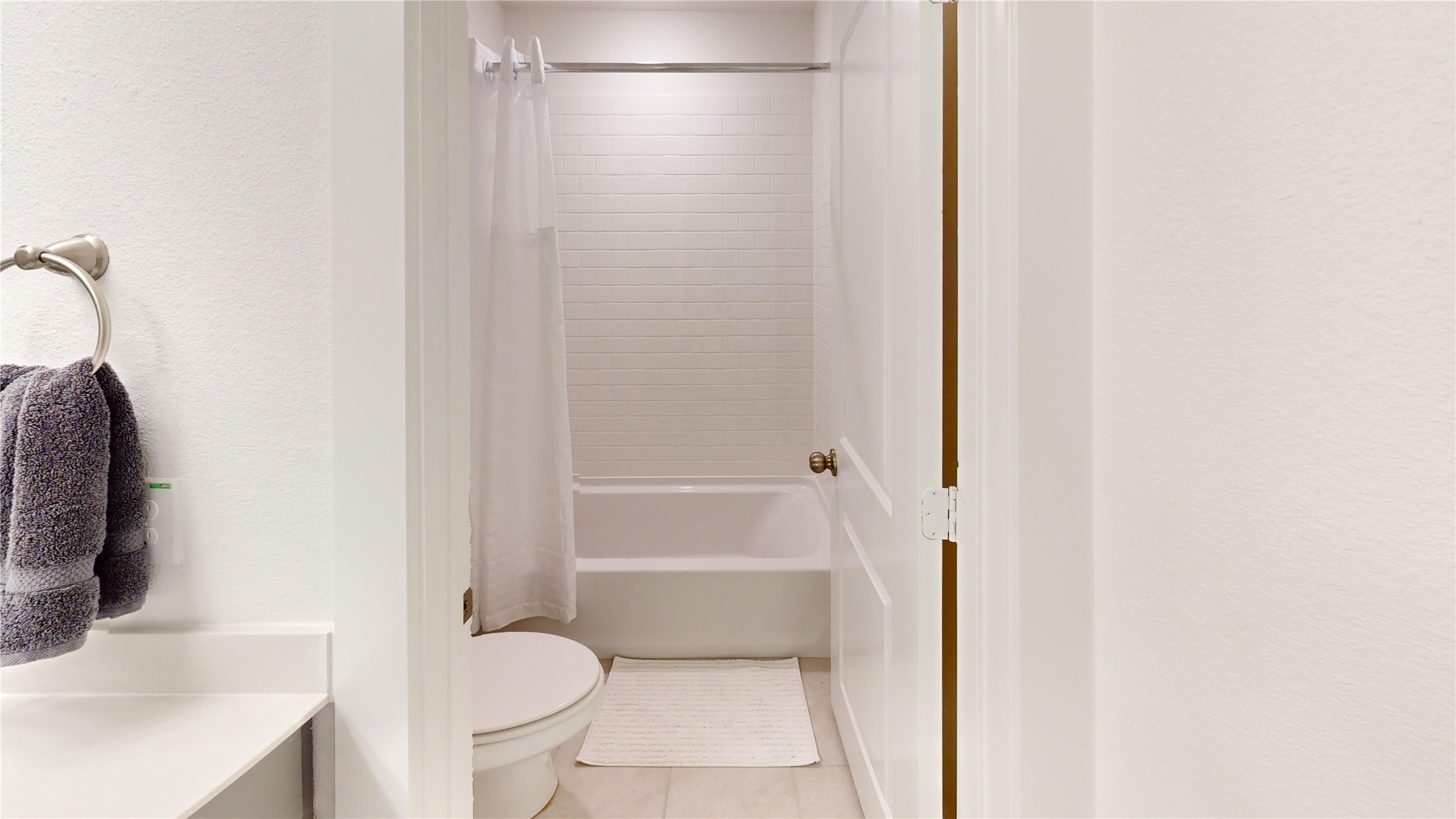 2906 ELLE Drive Grand Prairie, TX 75052 - Photo 44 of 47 a bathroom with a toilet and a sink