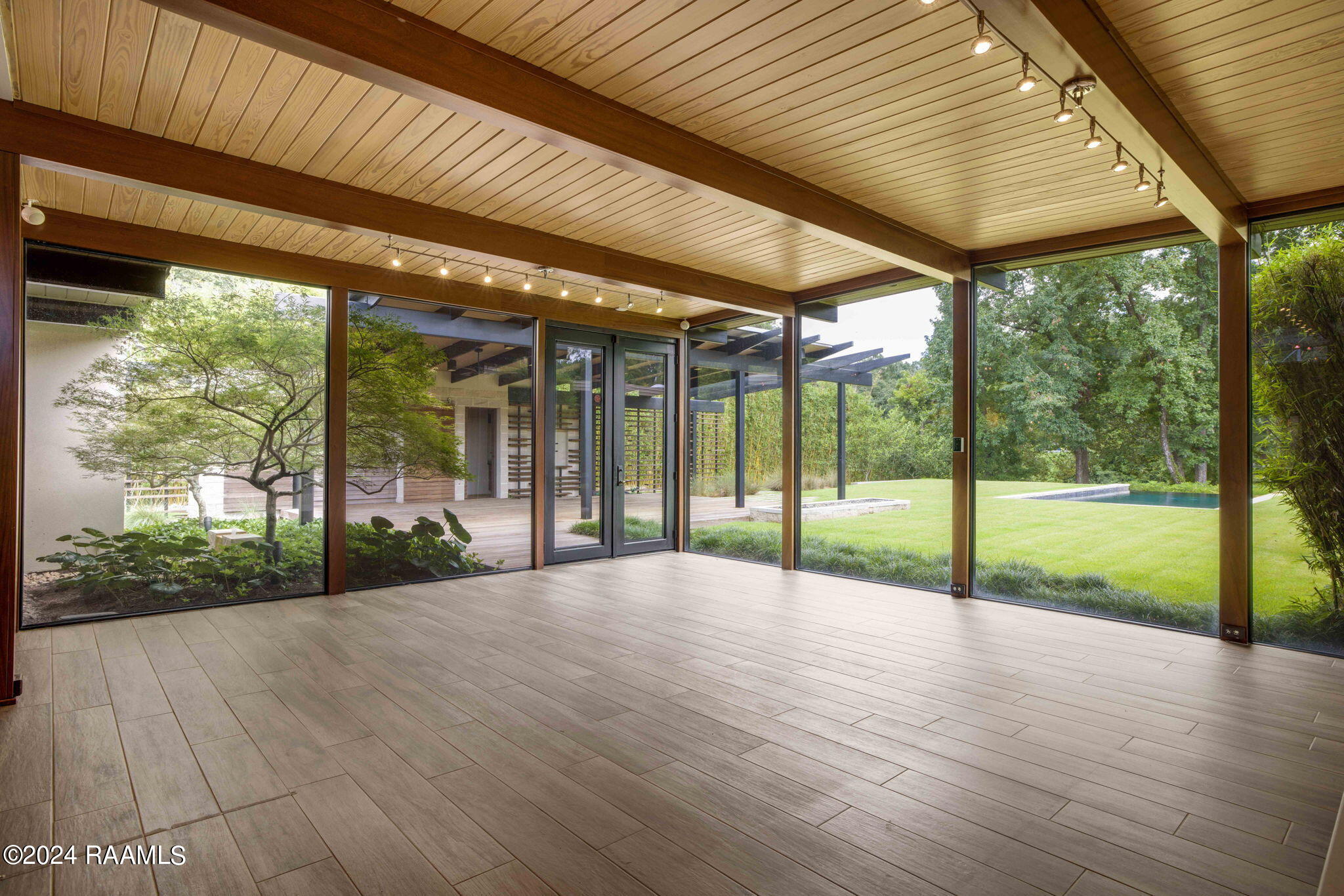 323 Beverly Drive Lafayette, LA 70503 - Photo 16 of 50 24-web-or-mls-323 Beverly Dr-24