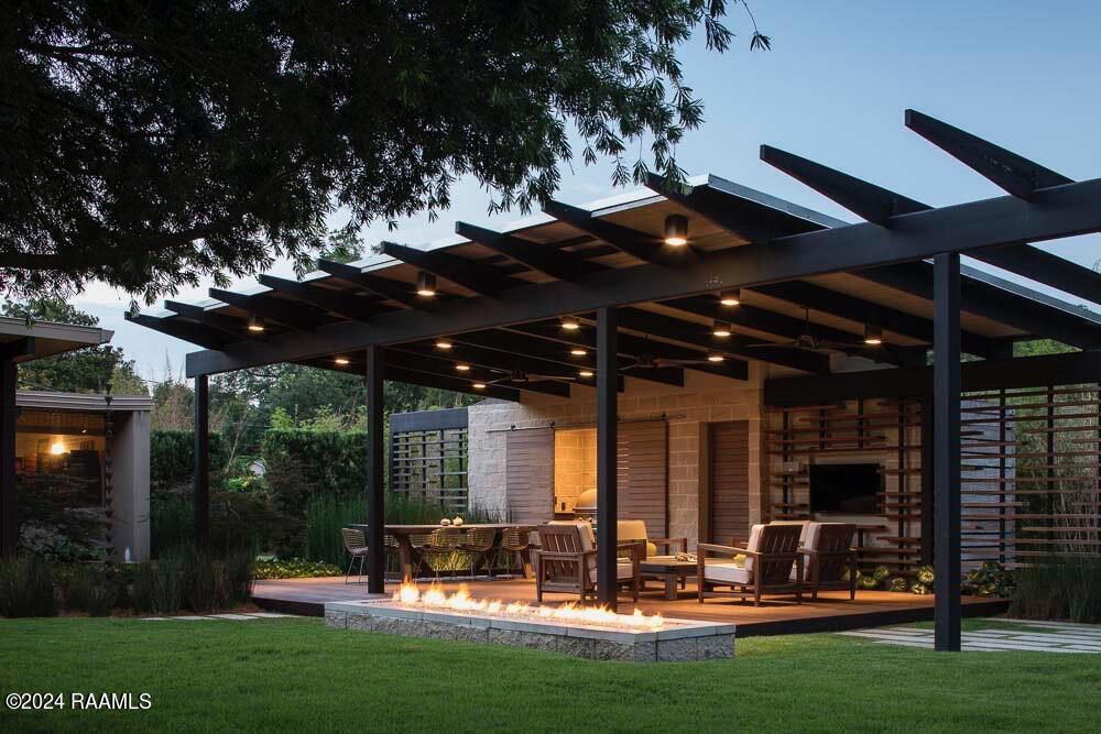 323 Beverly Drive Lafayette, LA 70503 - Photo 46 of 50 JCLA_LafayetteMidCentury_012