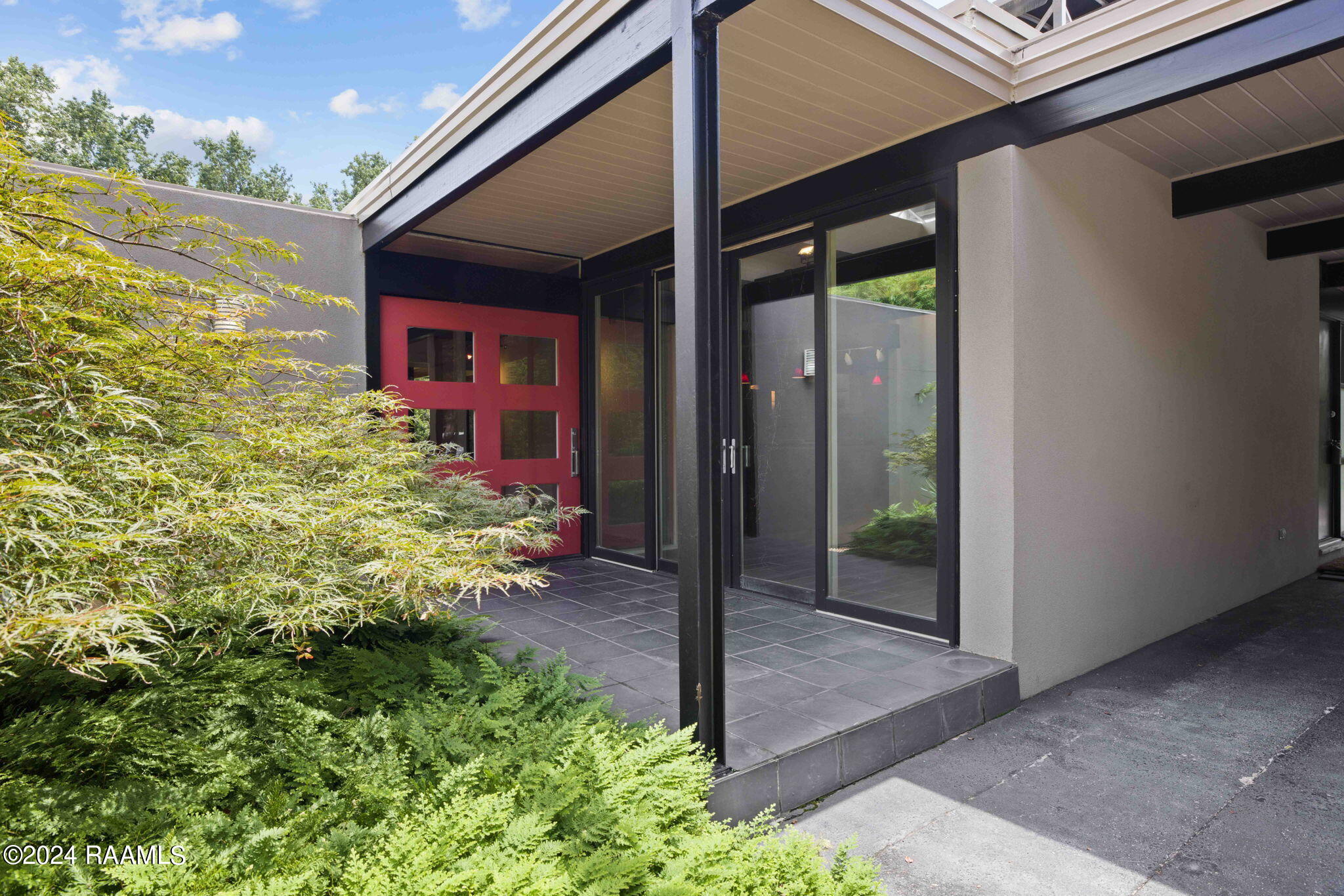 323 Beverly Drive Lafayette, LA 70503 - Photo 6 of 50 8-web-or-mls-323 Beverly Dr-8