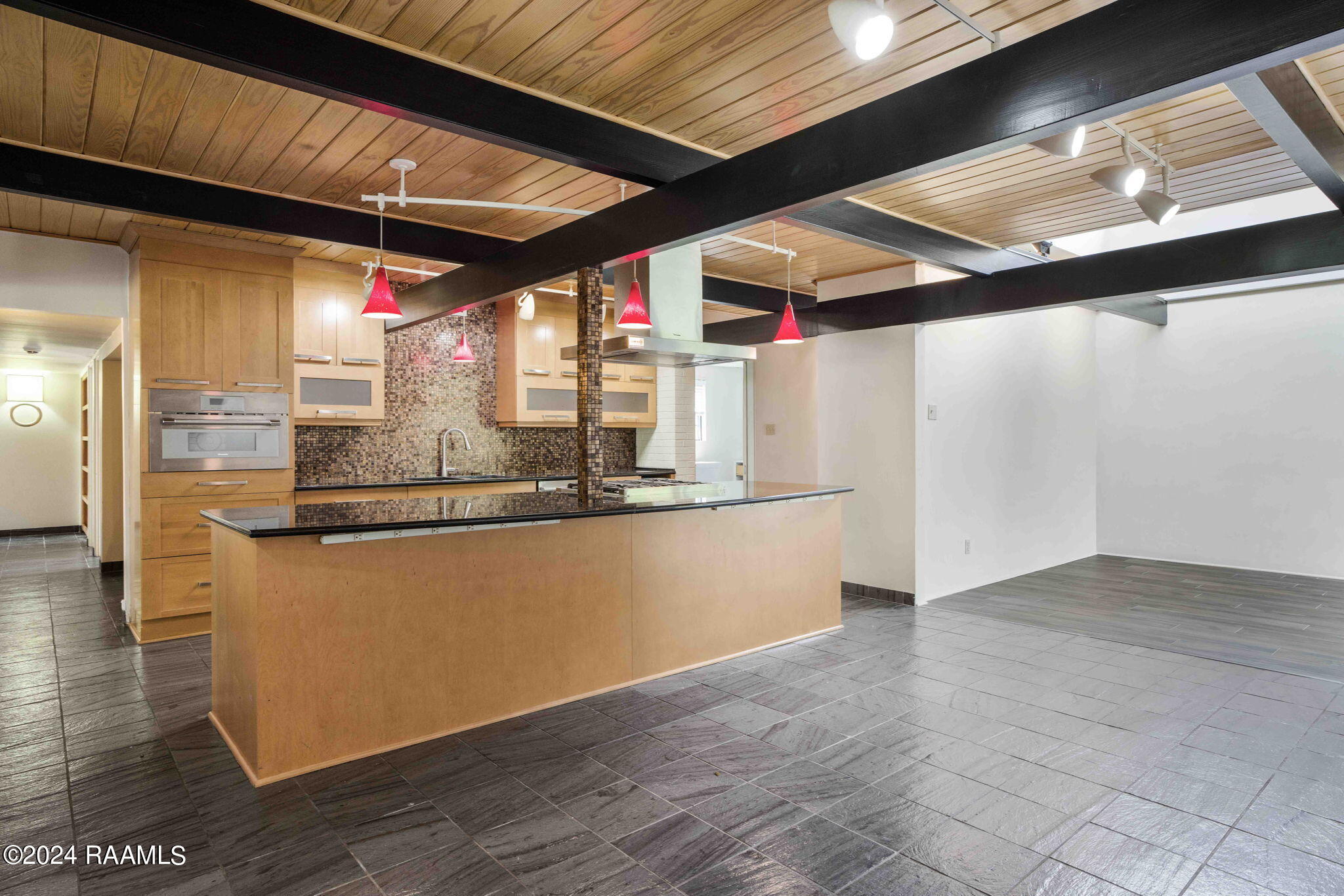 323 Beverly Drive Lafayette, LA 70503 - Photo 10 of 50 13-web-or-mls-323 Beverly Dr-13