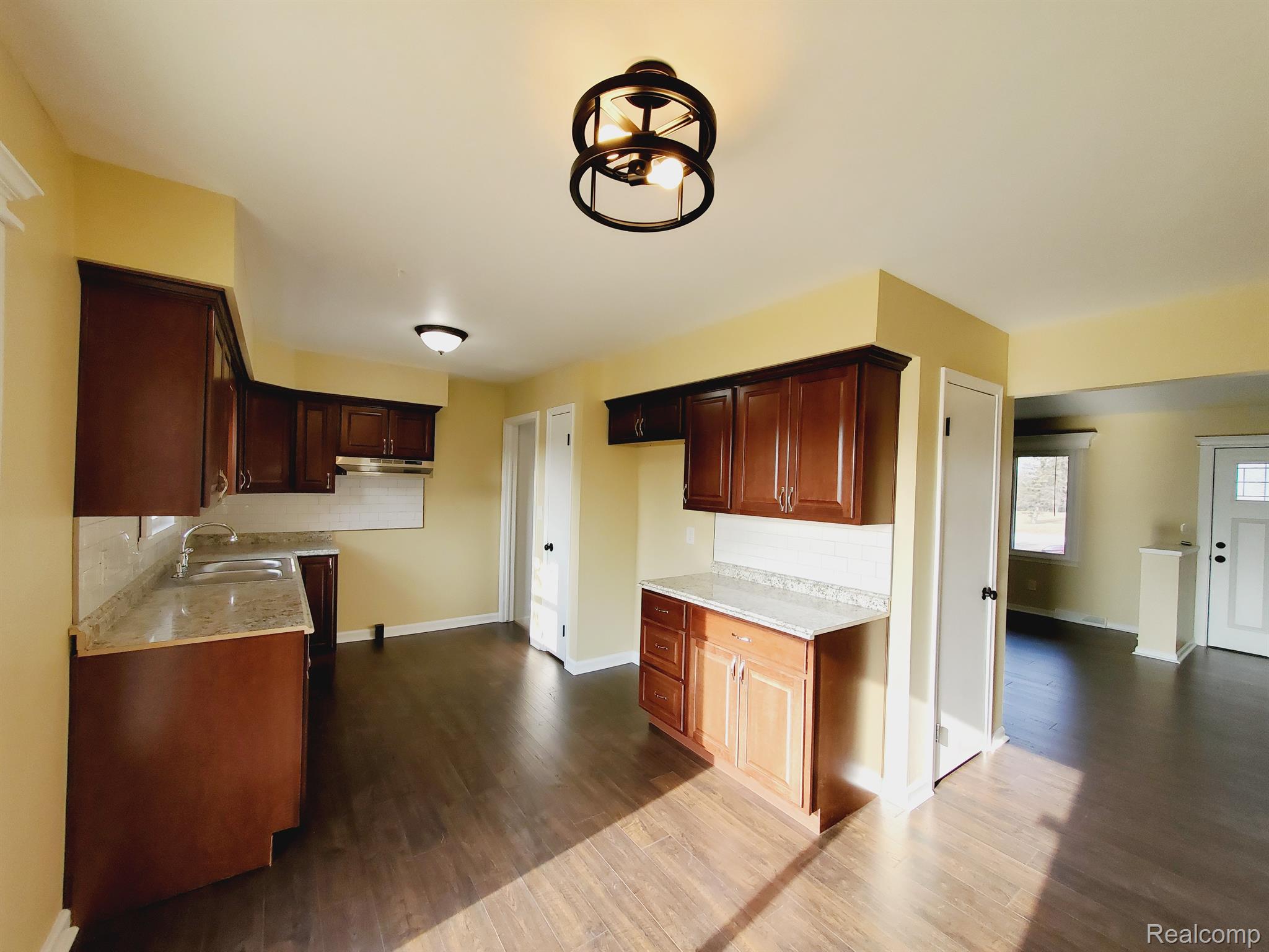 1121 West Cook Road Grand Blanc, MI 48439 - Photo 9 of 47 Gallery Image 9