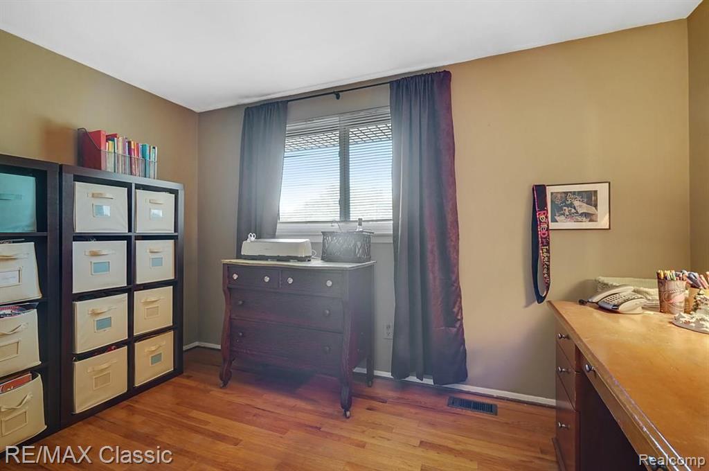 16381 Wayne Road Livonia, MI 48154 - Photo 19 of 27