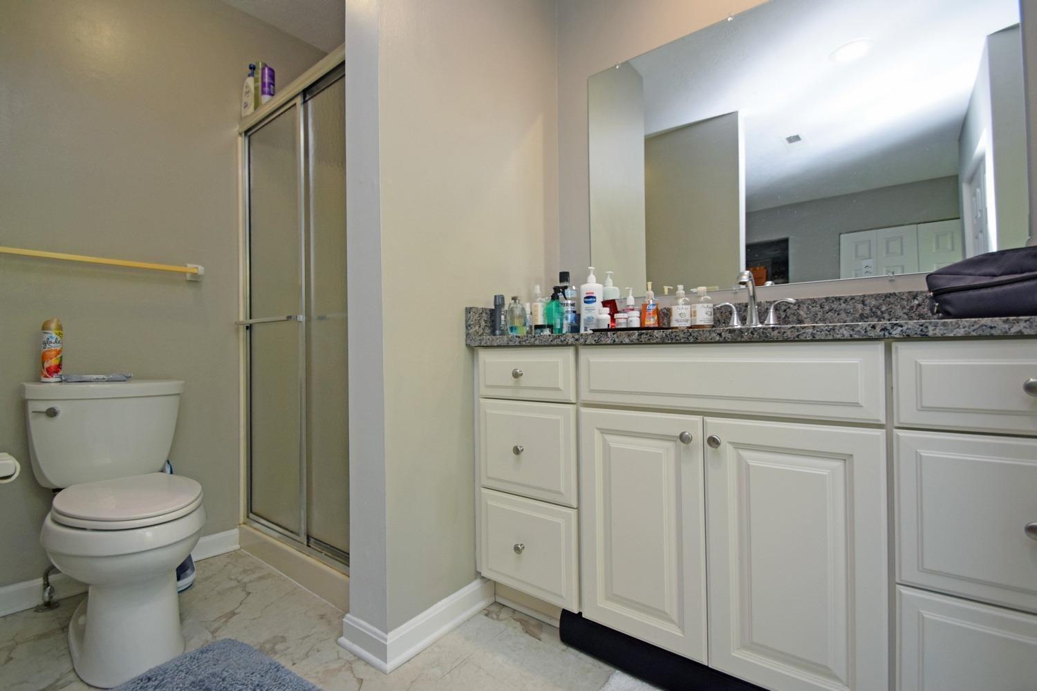 10555 Montgomery Road, Unit 10 Montgomery, OH 45242 - Photo 18 of 27