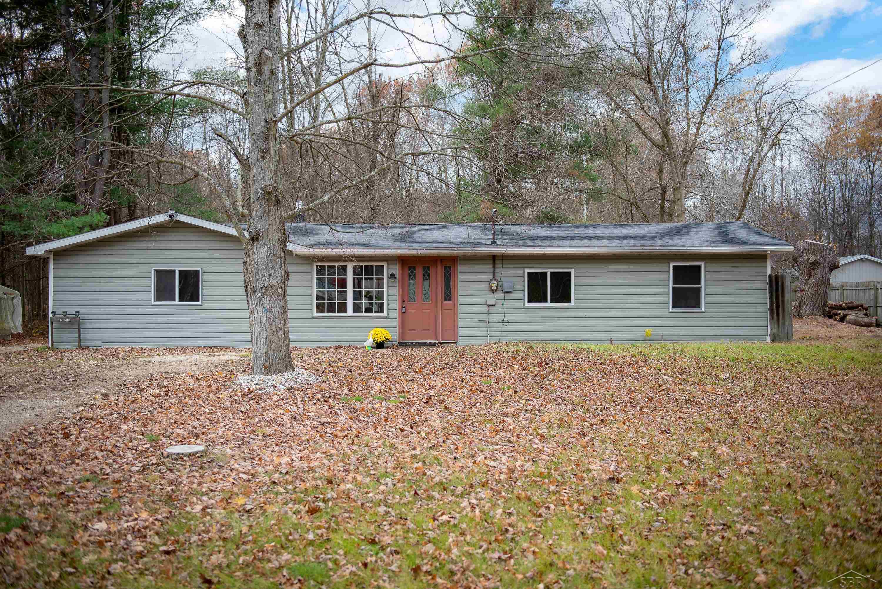 428 South 8 Mile Road Midland, MI 48640 - Photo 1 of 32 50193866-602d627f-b483-4569-a255-86910101b4d5.JPG