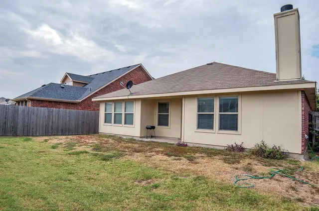 $1,895 | 2016 Kings Forest Drive, Heartland, TX 75126