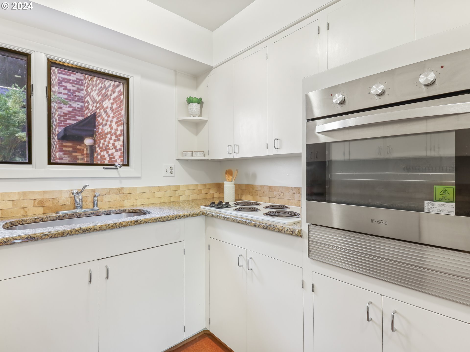 2425 Southwest 19th Avenue, Unit 5 Portland, OR 97201 - Photo 18 of 34 Kitchen