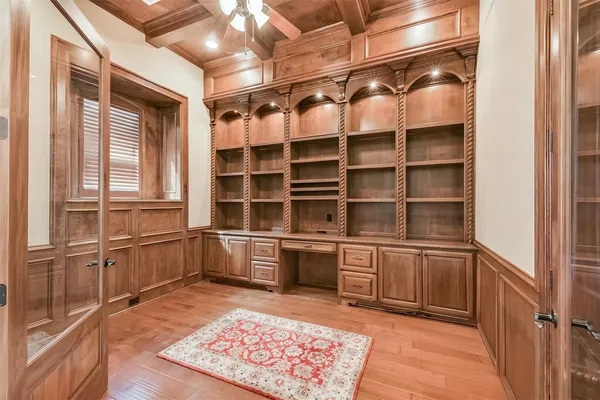 $1,060,000 | 427 Lassen Villa Court, Houston, TX 77336