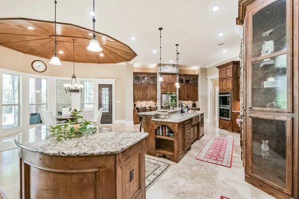 $1,060,000 | 427 Lassen Villa Court, Houston, TX 77336