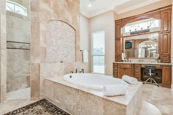 $1,060,000 | 427 Lassen Villa Court, Houston, TX 77336