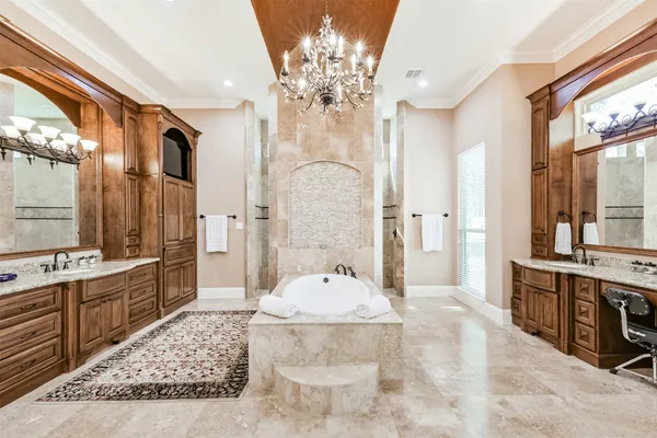 $1,060,000 | 427 Lassen Villa Court, Houston, TX 77336