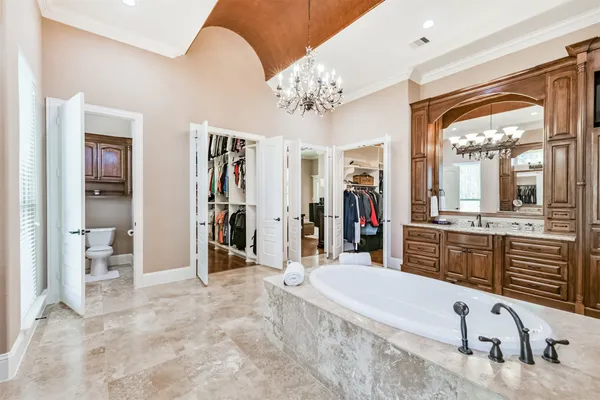 $1,060,000 | 427 Lassen Villa Court, Houston, TX 77336