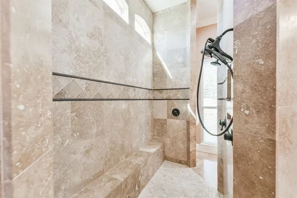$1,060,000 | 427 Lassen Villa Court, Houston, TX 77336