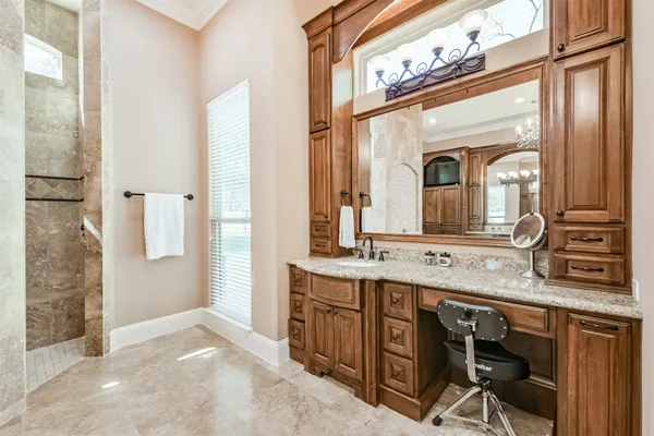 $1,060,000 | 427 Lassen Villa Court, Houston, TX 77336