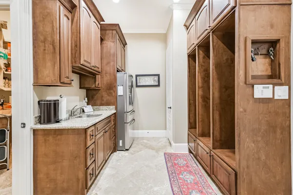 $1,060,000 | 427 Lassen Villa Court, Houston, TX 77336
