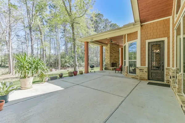 $1,060,000 | 427 Lassen Villa Court, Houston, TX 77336