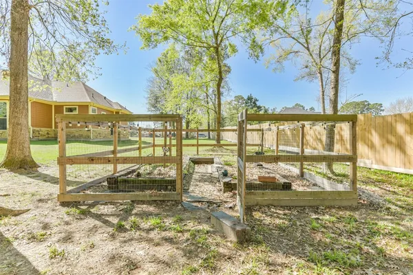 $1,060,000 | 427 Lassen Villa Court, Houston, TX 77336