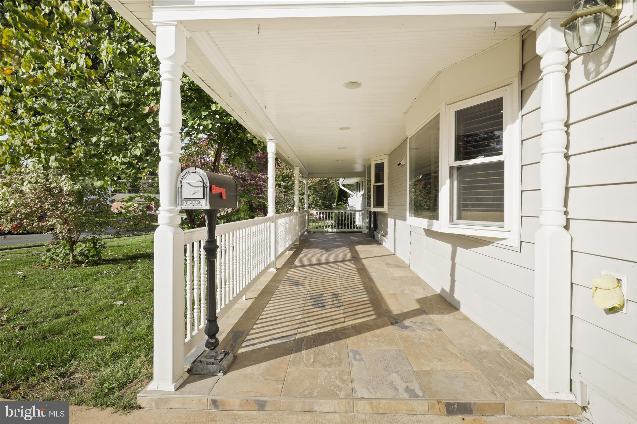 5202 Garner Street Springfield, VA 22151 - Photo 4 of 66