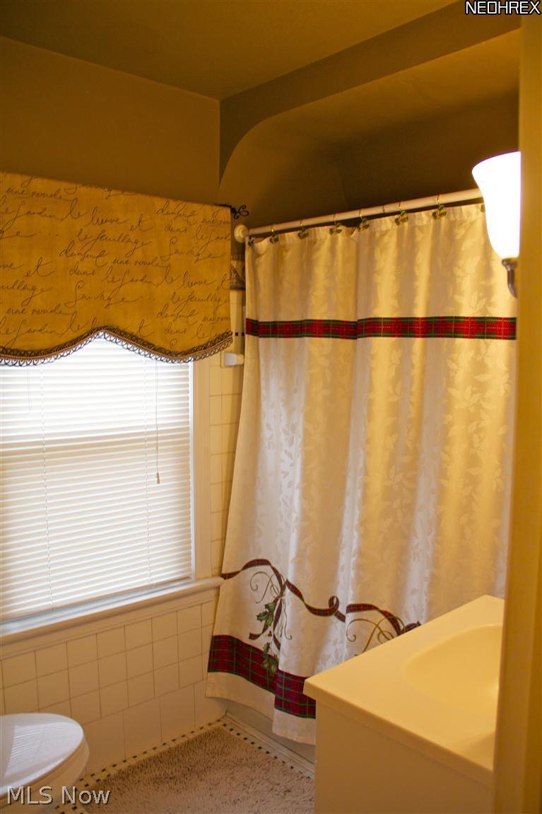 1393 Brookline Road Cleveland, OH 44121 - Photo 12 of 15 Gallery Image 12
