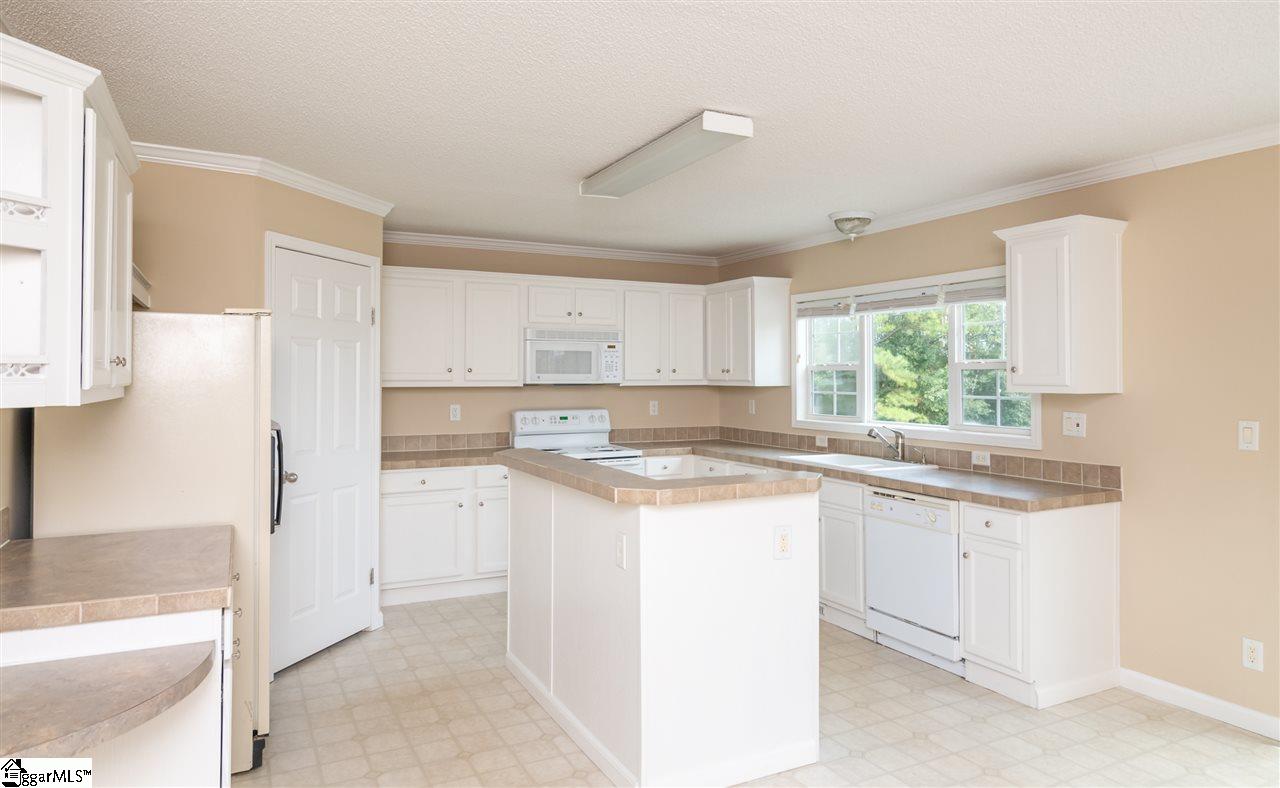 182 Morris Road Pickens, SC 29671 - Photo 13 of 36