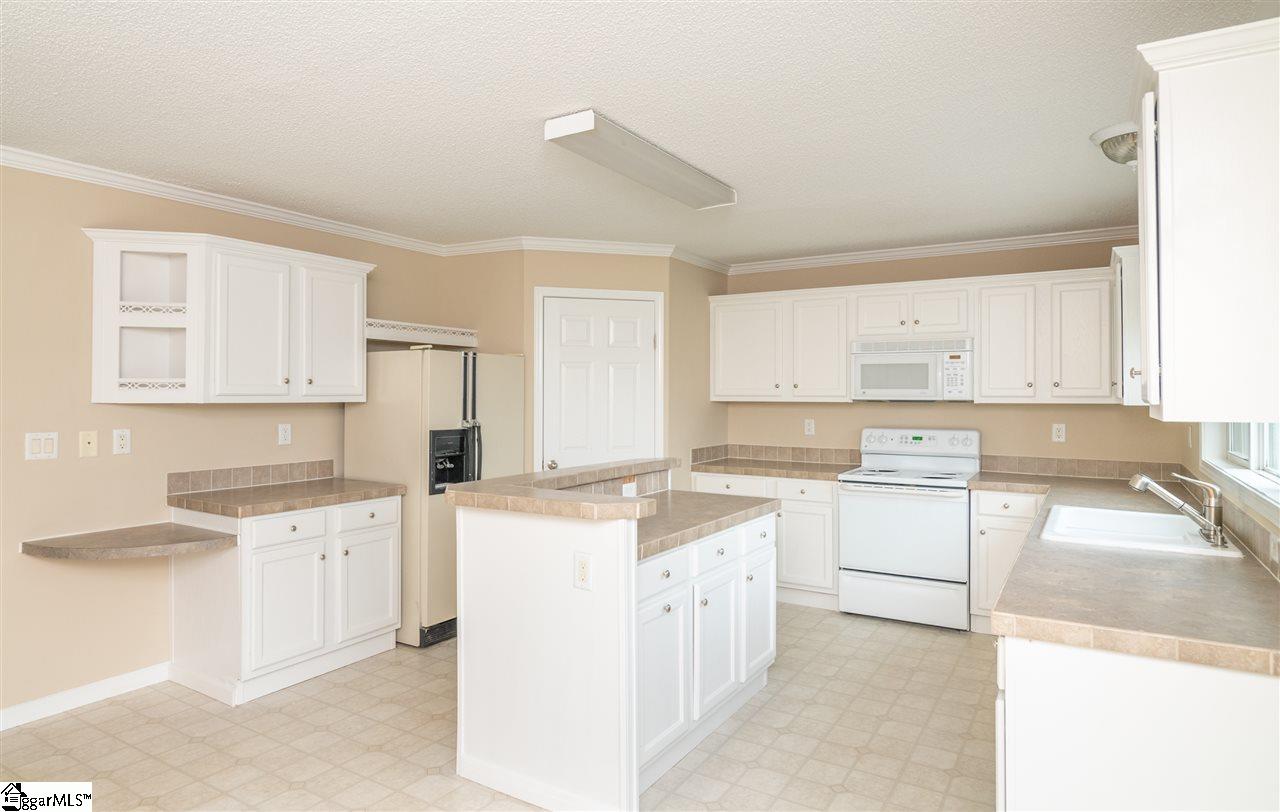 182 Morris Road Pickens, SC 29671 - Photo 4 of 36