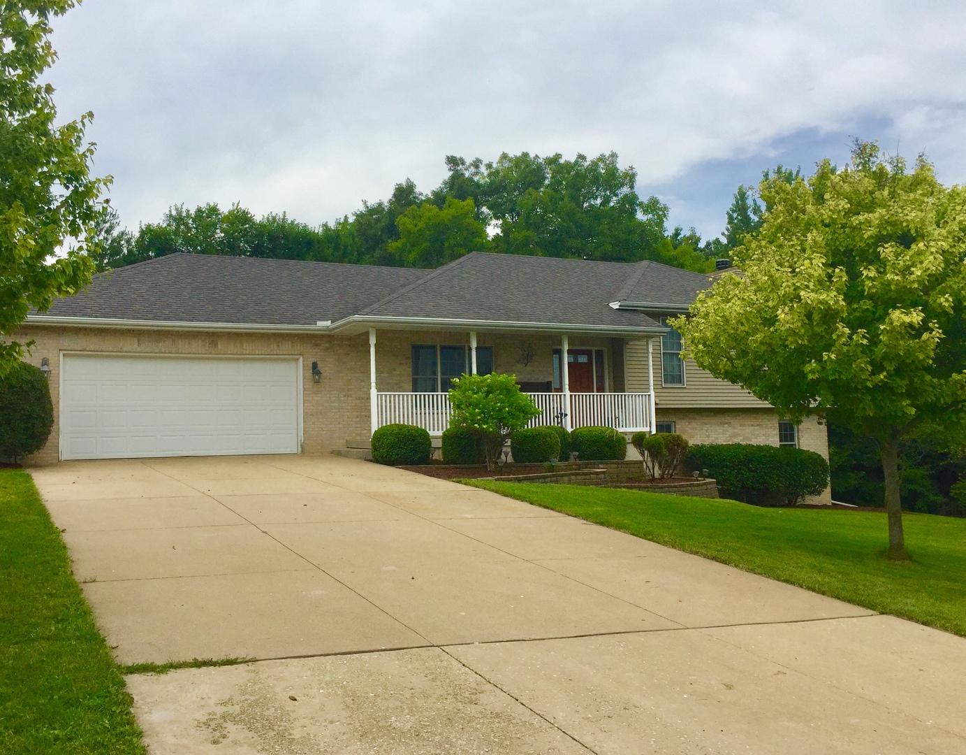 2569 East 259th Road Peru, IL 61354 - Photo 1 of 20
